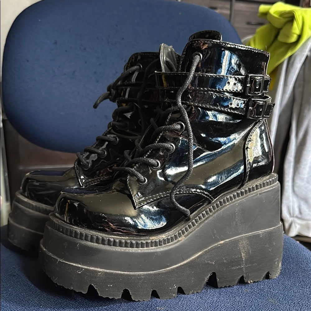 Demonia Shaker-52 Platform Combat Shoes